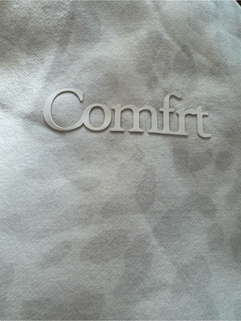 Comfrt Minimalist Hoodie in Snow Leopard 
Oversized XL EUC 
Worn once - Picture 3 of 4